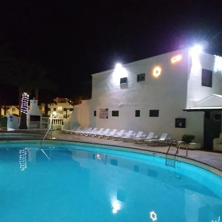 Hébergement de vacances Casa Anna. Pool And Next To The Puerto del Carmen (Lanzarote)
