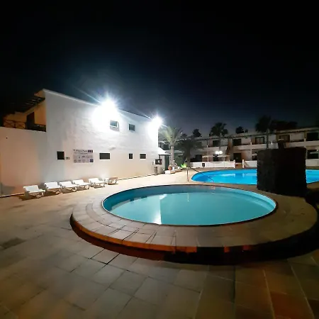 Casa Anna. Pool And Next To The Hébergement de vacances Puerto del Carmen (Lanzarote)