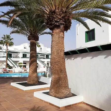 Casa Anna. Pool And Next To The Hébergement de vacances *