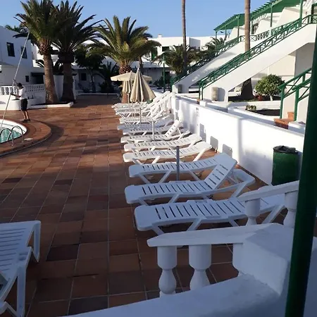 Casa Anna. Pool And Next To The Hébergement de vacances *